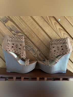 Shoe Dazzle Taupe Laser-Cut Wedge Sandals